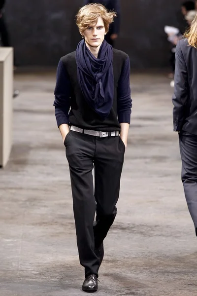 Look 44